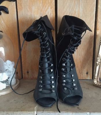 Bottines peept toe a lacets guess