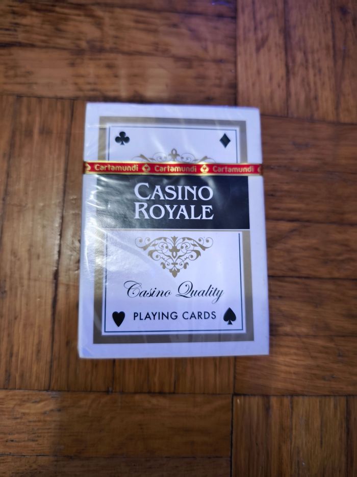 Jeu de cartes Casino Royale 007 Cartamundi - photo numéro 2