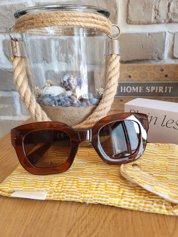 Lunettes de soleil Neuves Catégorie 3 avec etui