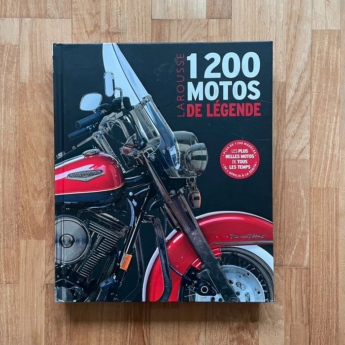 Larousse 1200 motos de légende