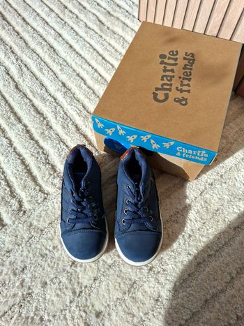 Chaussures ou Baskets Taille 22 Neuve