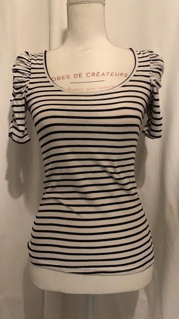 Haut manches plissées