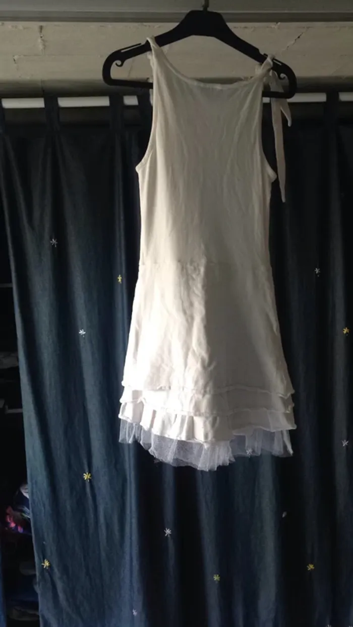 Robe blanche b.a.g 8 ans - photo numéro 2