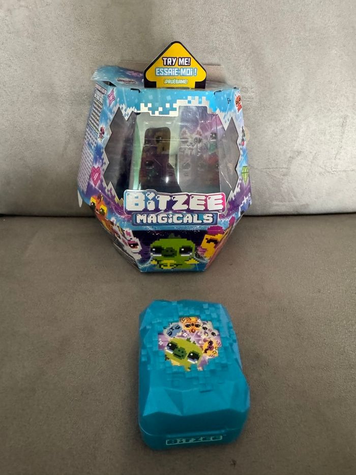 Bitzee turquoise Magical