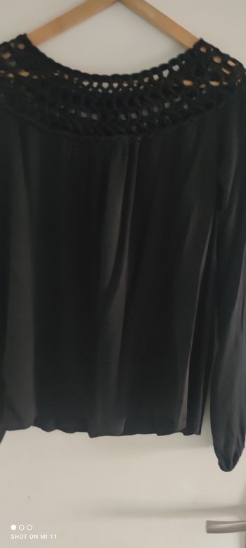 Jolie blouse noire taille L