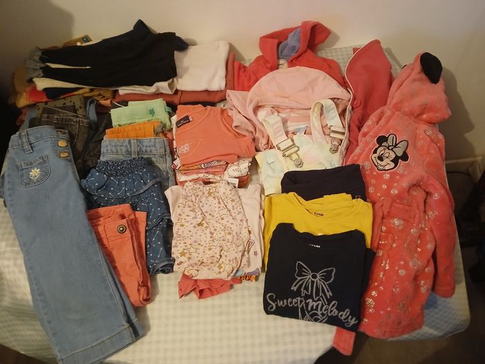 Gros lots de vêtements fille 3 ans 36 articles