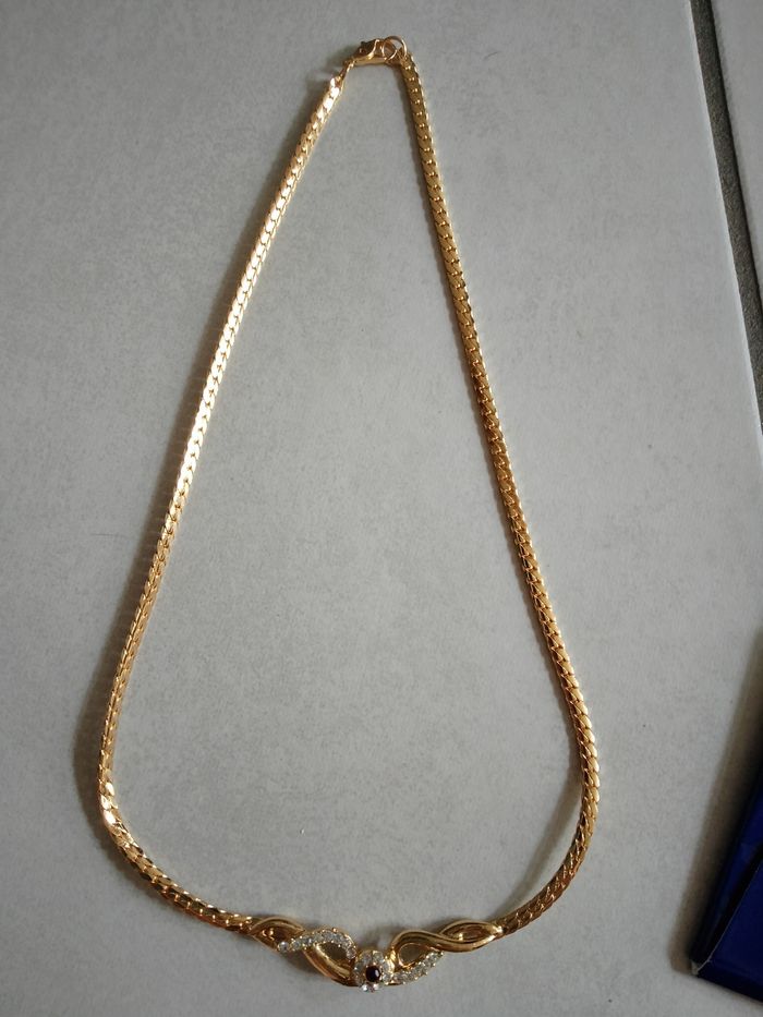 Collier grenat