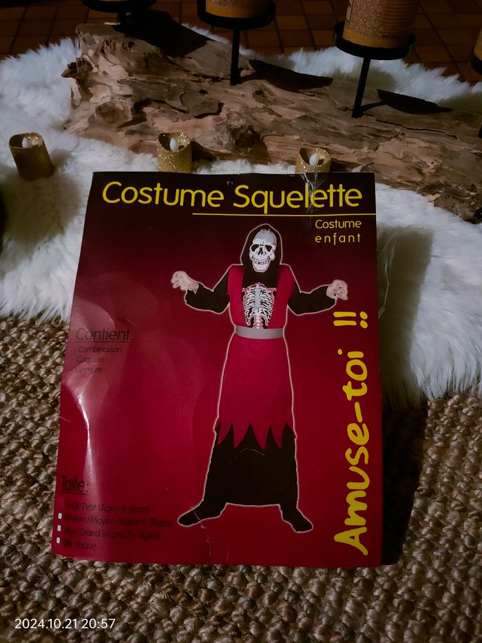 Costume enfant 4- 6 ans neuf