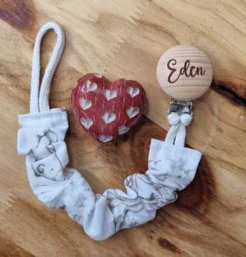 Attache tétine personnalisée