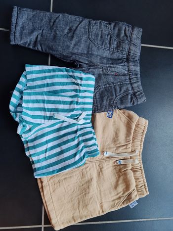 2 pantalons + 1 short 3 mois 