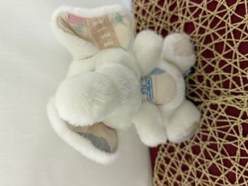 peluche elephant nounours blanc tissus decoré doudou elephant assis