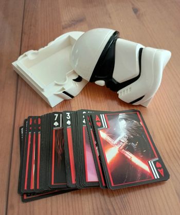 Jeu de cartes Star Wars + boîte Stormtrooper