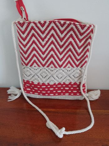 Vends sac fourre tout rouge.