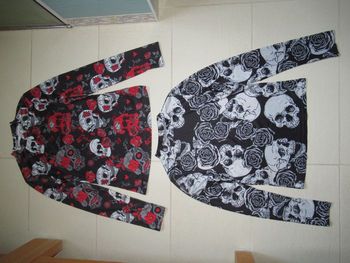 2 haut / tee-shirt manches longues femme 38 / M motif crâne tête de mort rose