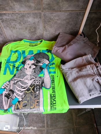 Lot garçon 158/164. T-shirt fluo + 2 pantalons gris 13/14 ans