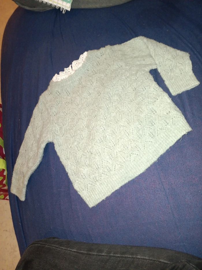 Pull léger 6 mois kiabi avec col dentelle pas de vinted go
