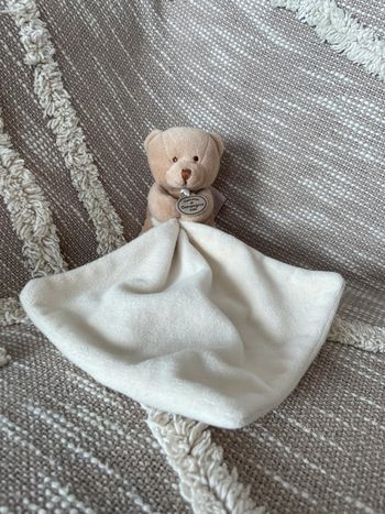 Peluche doudou et compagnie mouchoir 17cm ours marron et beige très bon état
