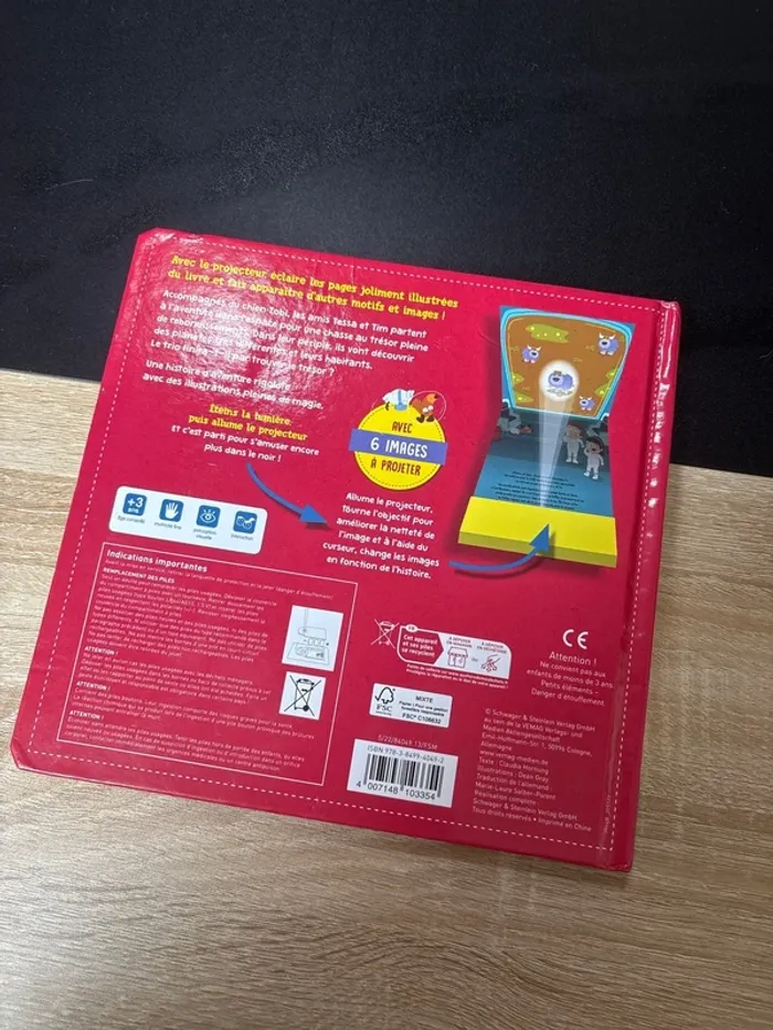 Mon livre projecteur chasse au trésor dans l’espace - photo numéro 5