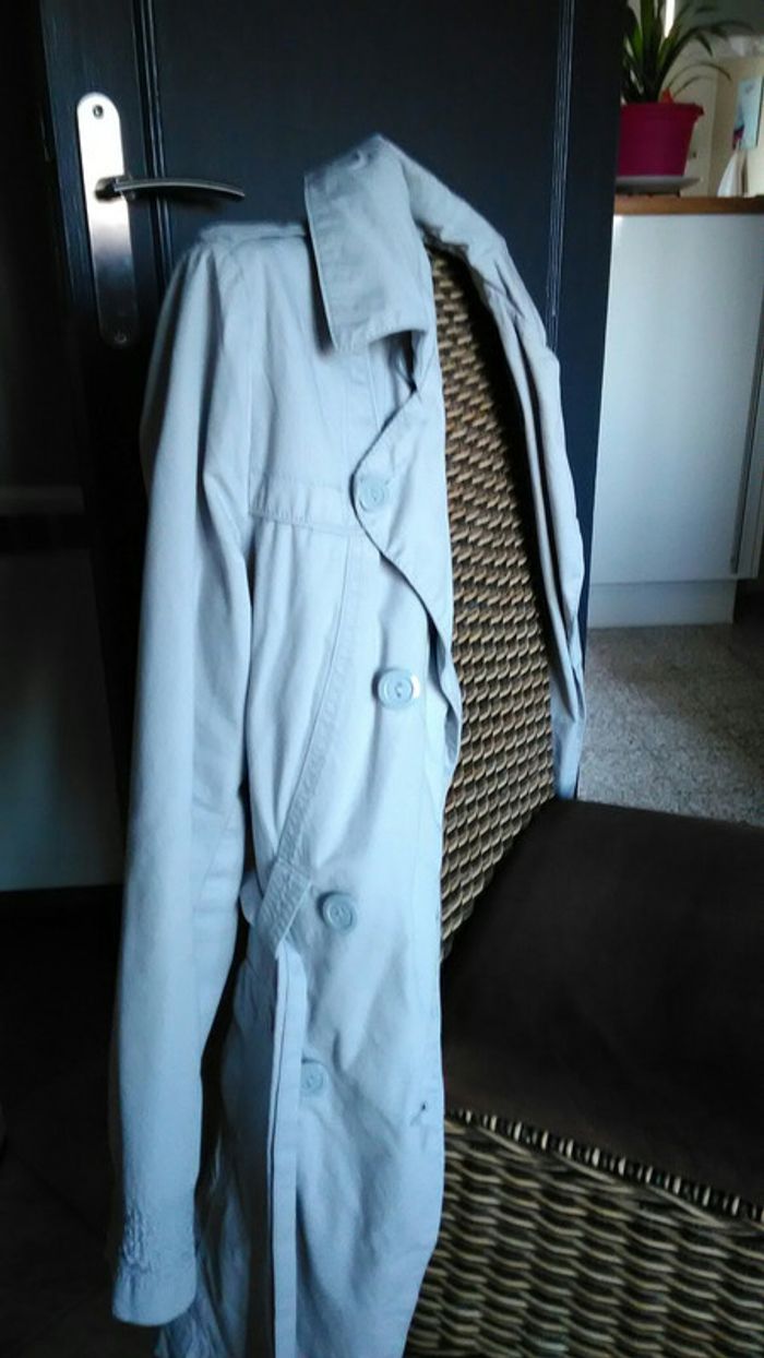 Imperméable gris clair léger