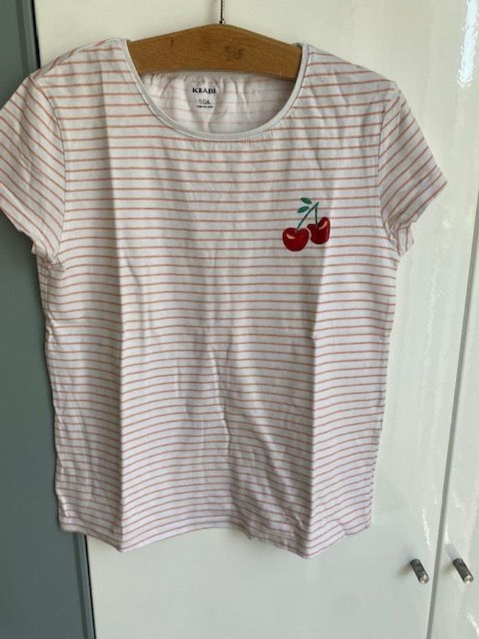 tee-shirt cerises