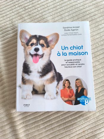 Un chiot à la maison