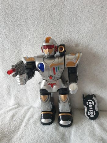 Robot feng yen avec télécommande