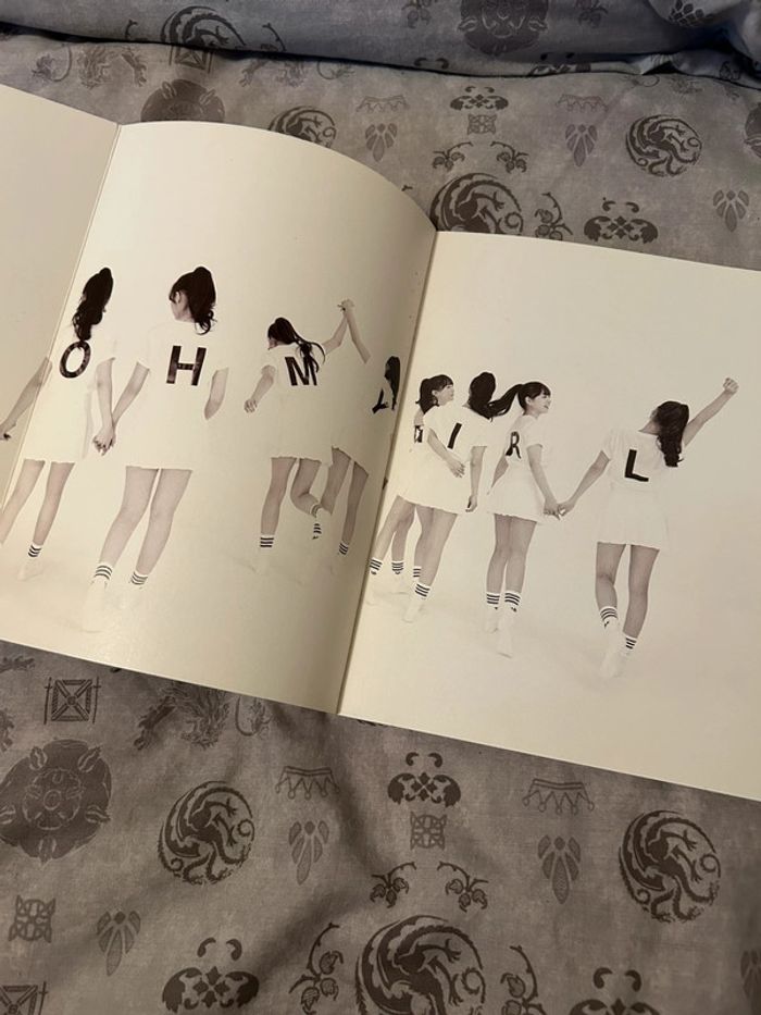 Livre : Oh My Girl + 1 carte + CD - photo numéro 3