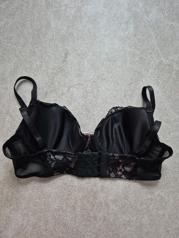 Soutien gorge dentelle noire rose - photo numéro 4