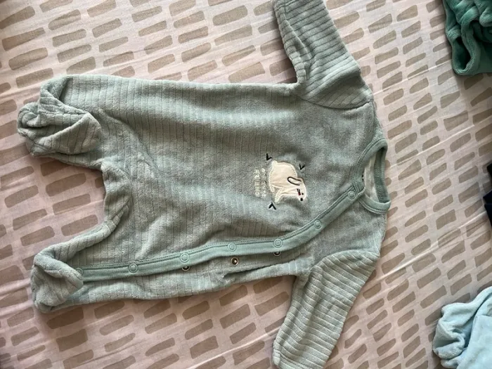 Lot de vêtements bébé 0 à 3 mois - photo numéro 10