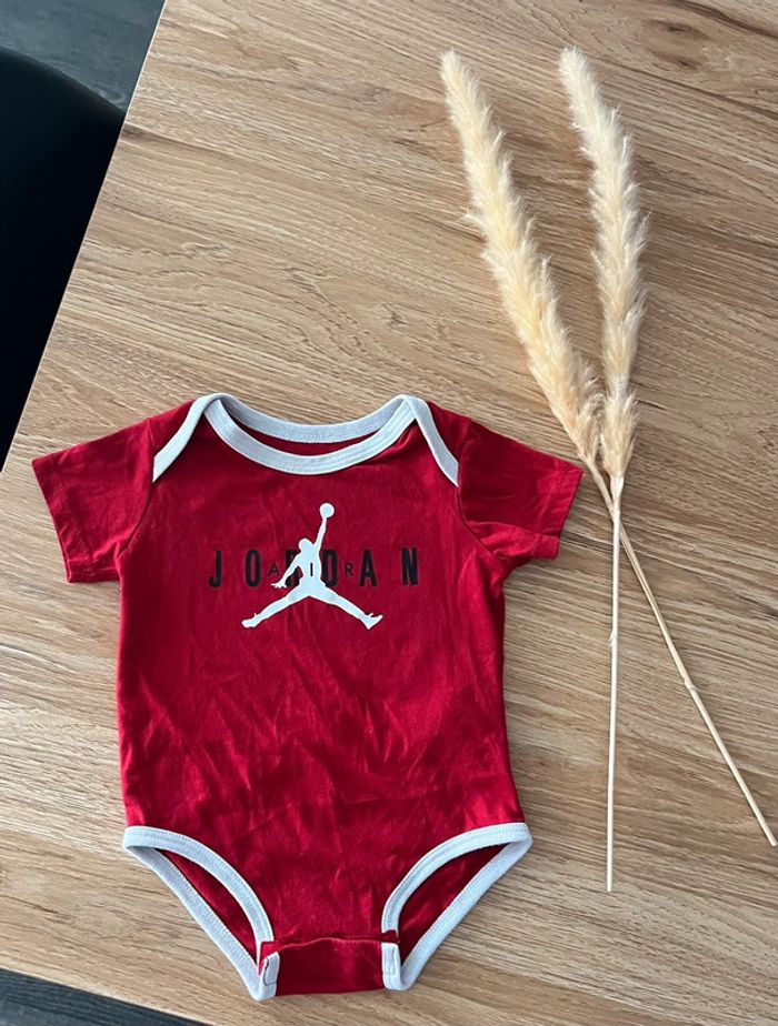 Body Jordan 3 mois - photo numéro 2