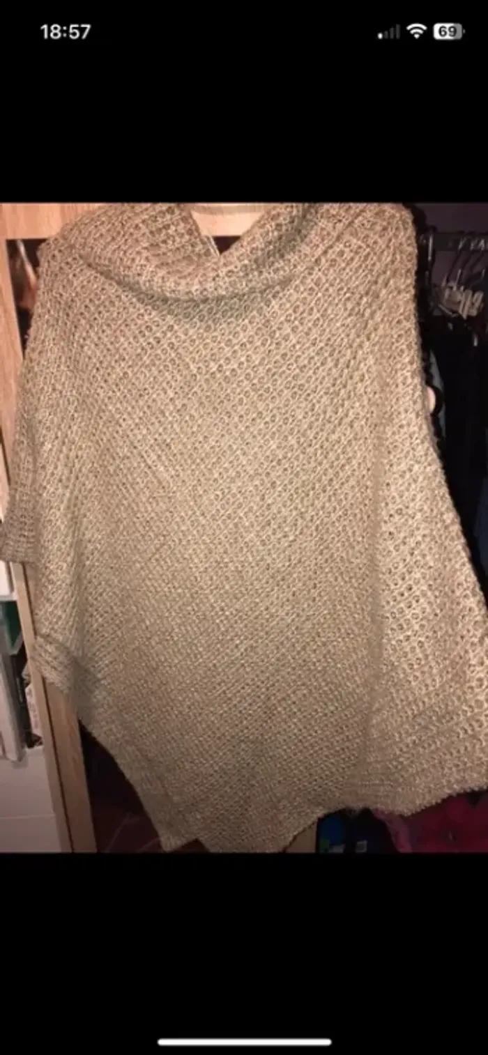 Poncho en maille - photo numéro 2