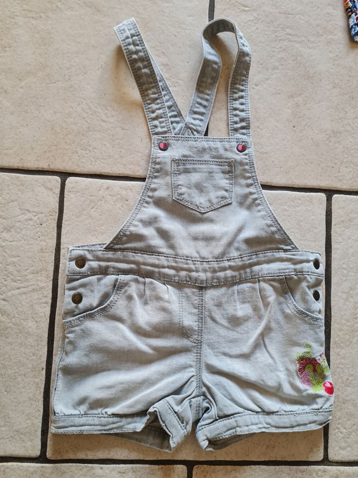 5 combinaisons shorts taille 4 ans - photo numéro 4