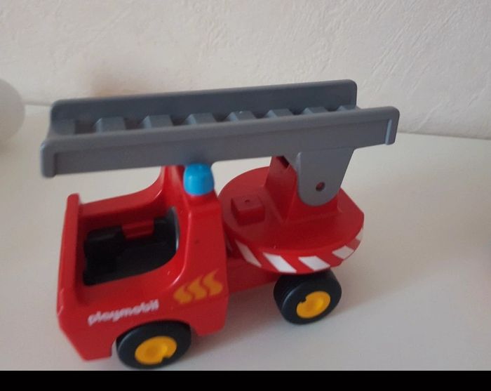 Deux camions pompiers Playmobil - photo numéro 3