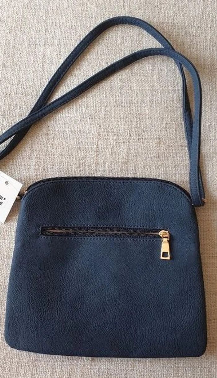 Sac bandoulière marine à pompons - photo numéro 2
