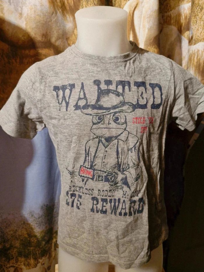 T shirt 4  5  ans wanted