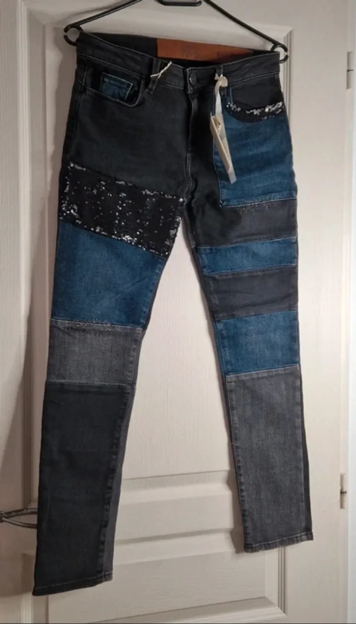 Magnifique jeans Pinko bi color sequins neuf avec étiquette