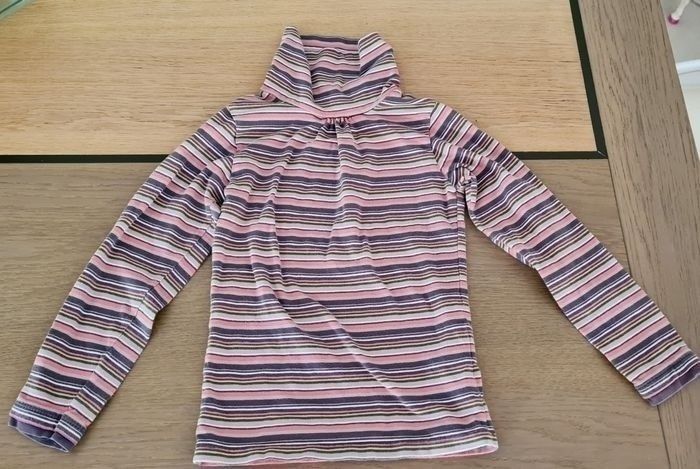 Lot de 3 tee shirt col roulé 6 ans en très bon état - photo numéro 3