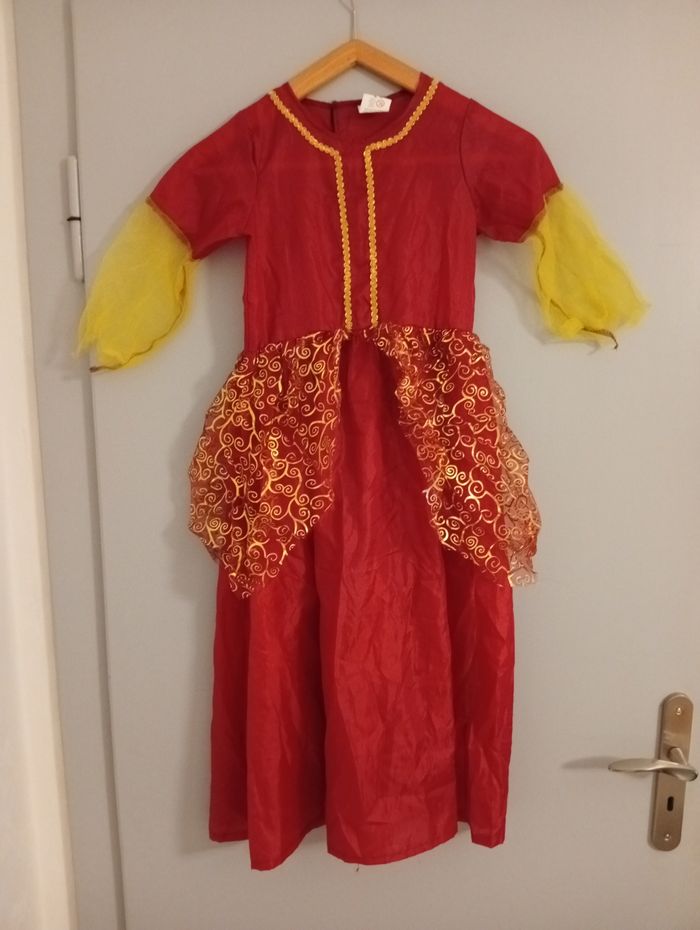 Robe bordeaux princesse orientale 8ans