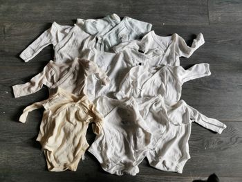 Lot de 9 bodys 1 mois