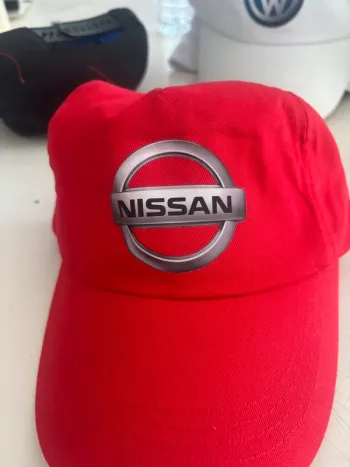 Casquette nissan