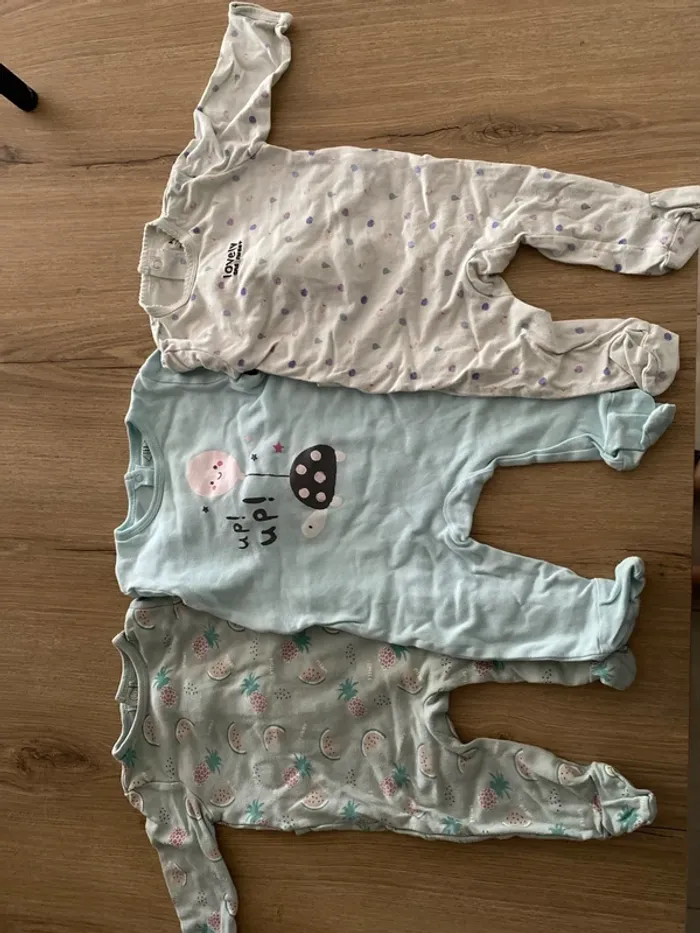 Lot pyjamas 6 mois