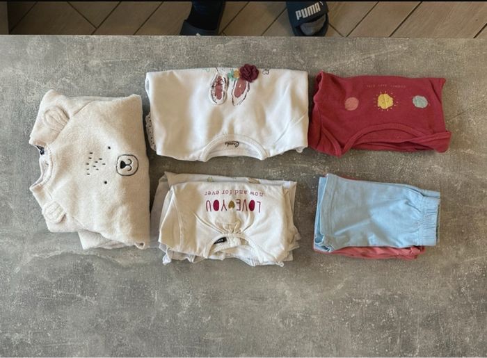 Lot de 7 vêtements - photo numéro 2