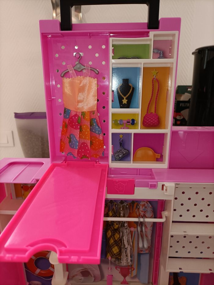 Dressing XL Barbie avec accessoires - photo numéro 3
