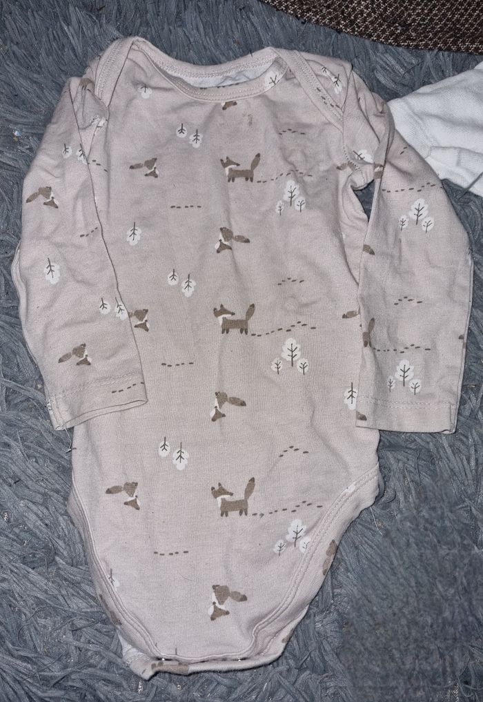 Lot 2 bodies 6mois à motifs - photo numéro 2