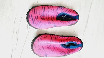 Chaussures de plage piscine eau rose fille Tissaia pointure 24 Neuves