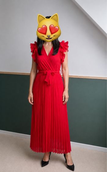 Robe longue rouge plissée décolleté en V croisé Victoria 