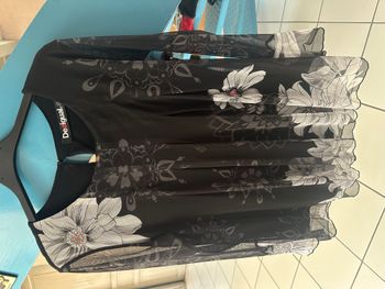 blouse voile noir taille 34 Desigual en très bon état
