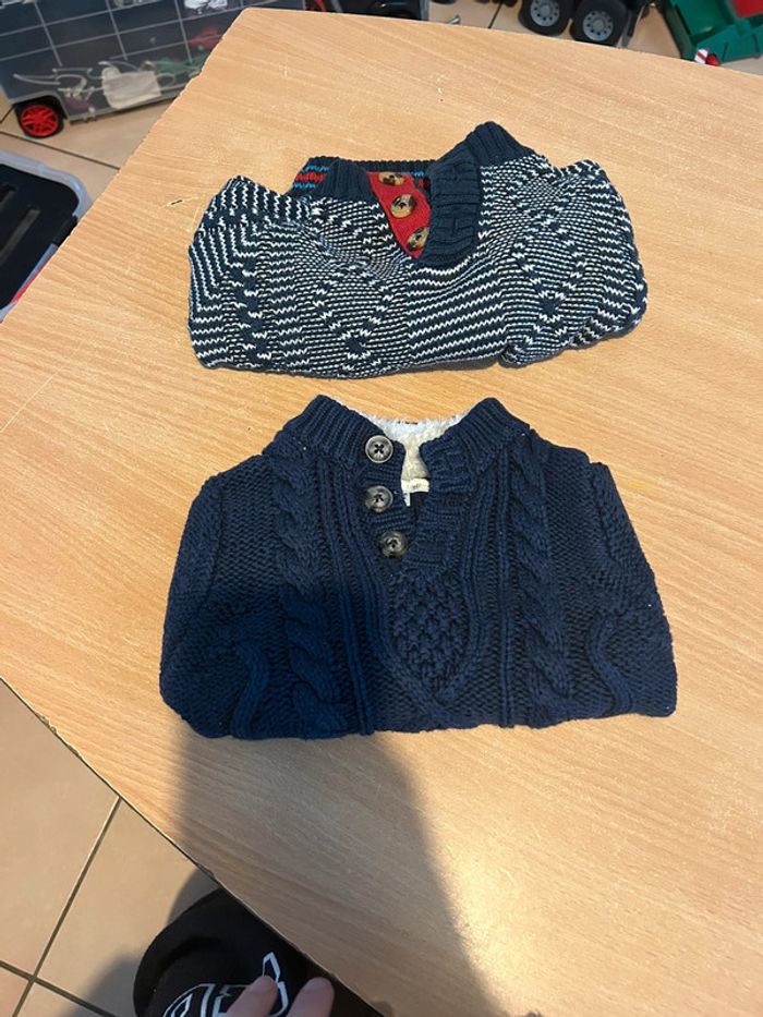 Lot de 2 Pulls en laine bleu marine taille 6mois