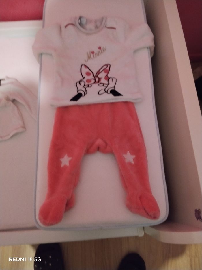 Lot de 4 pyjamas - photo numéro 4