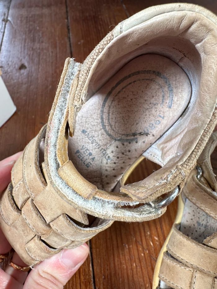 Sandales beiges en cuir T 21 - photo numéro 3